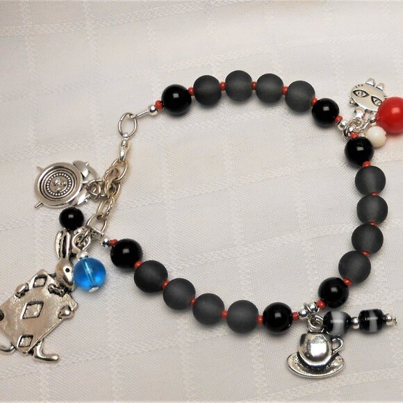 Alice in Wonderland Single-strand bracelets and earrings - black - handmade - - Picture 1 of 2